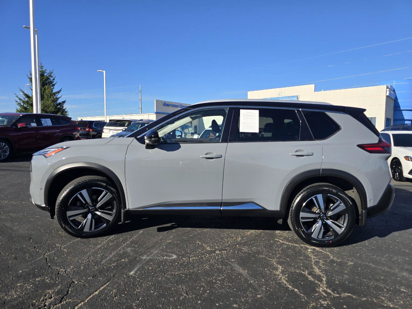 Used 2021 Nissan Rogue Platinum AWD/4WD image 4
