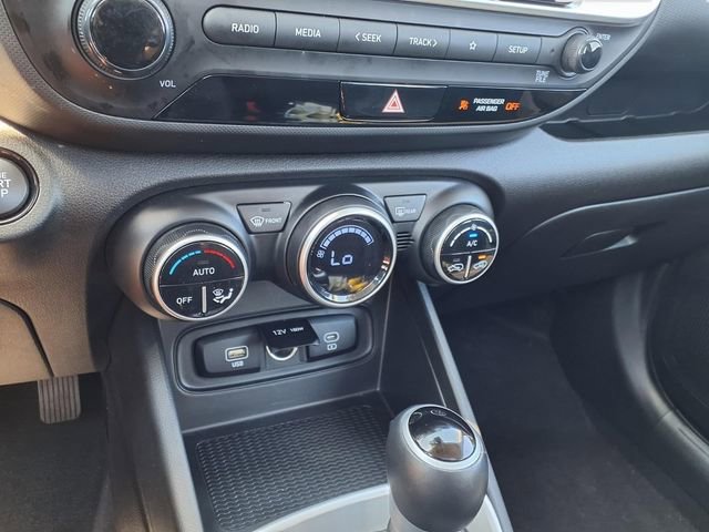Used 2025 Hyundai Venue SEL FWD image 20