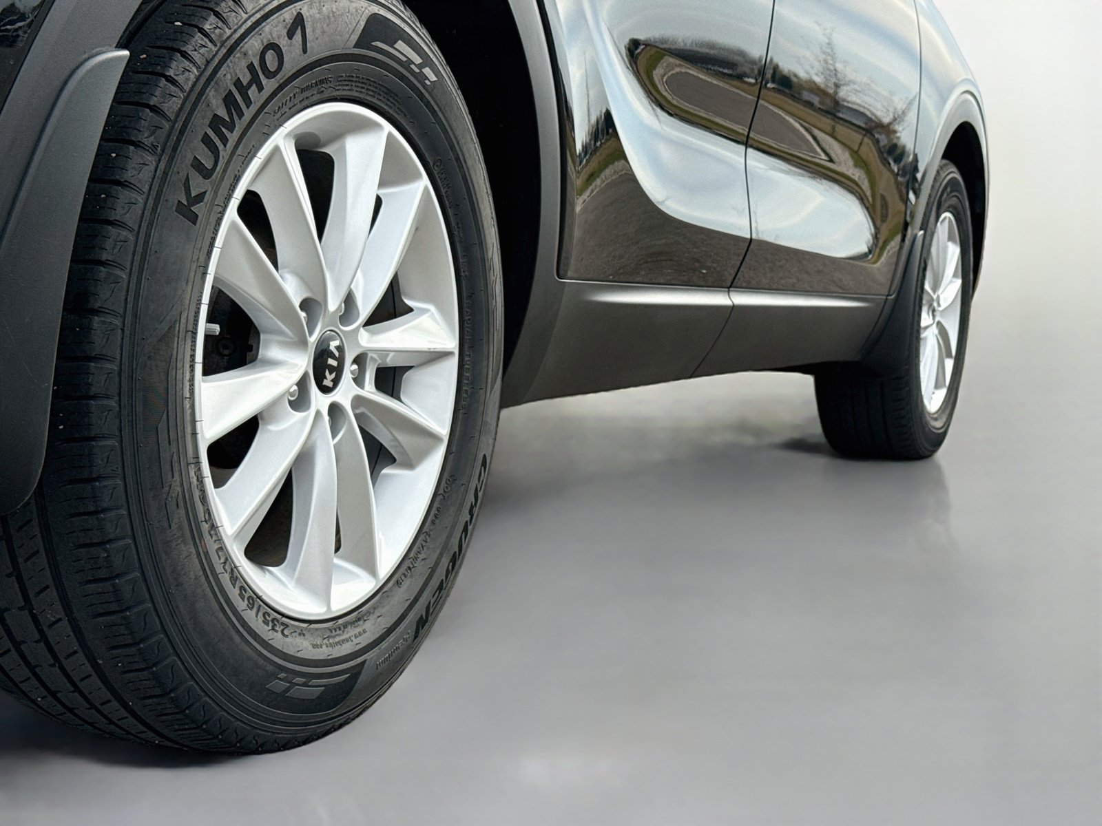 Used 2019 Kia Sorento L FWD image 9