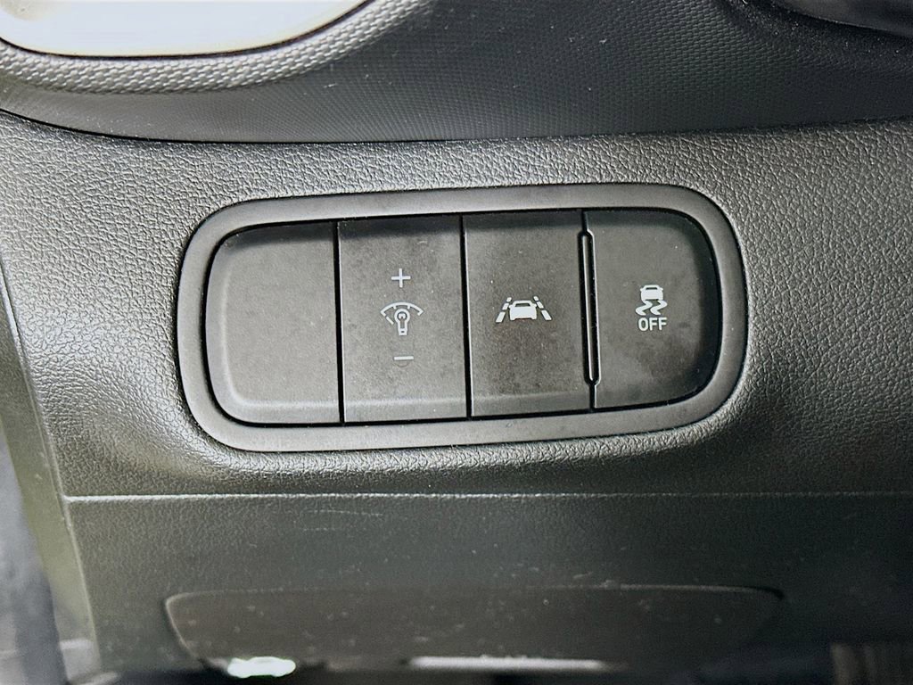 Used 2021 Hyundai Venue SE w/ Cargo Package FWD image 15