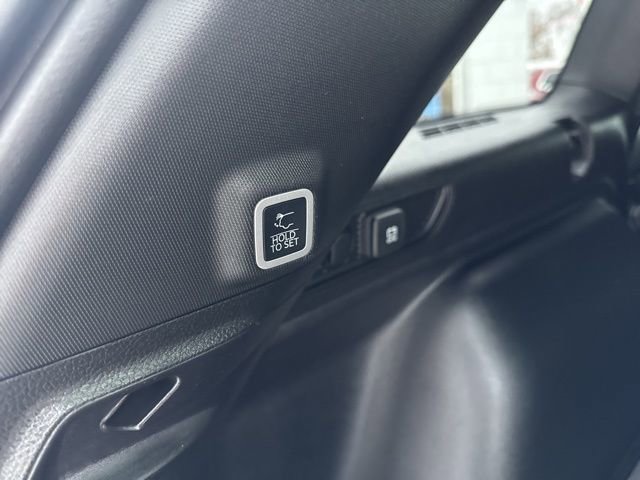 Certified 2025 Jeep Grand Cherokee Laredo w/ Luxury Tech Group I image 33