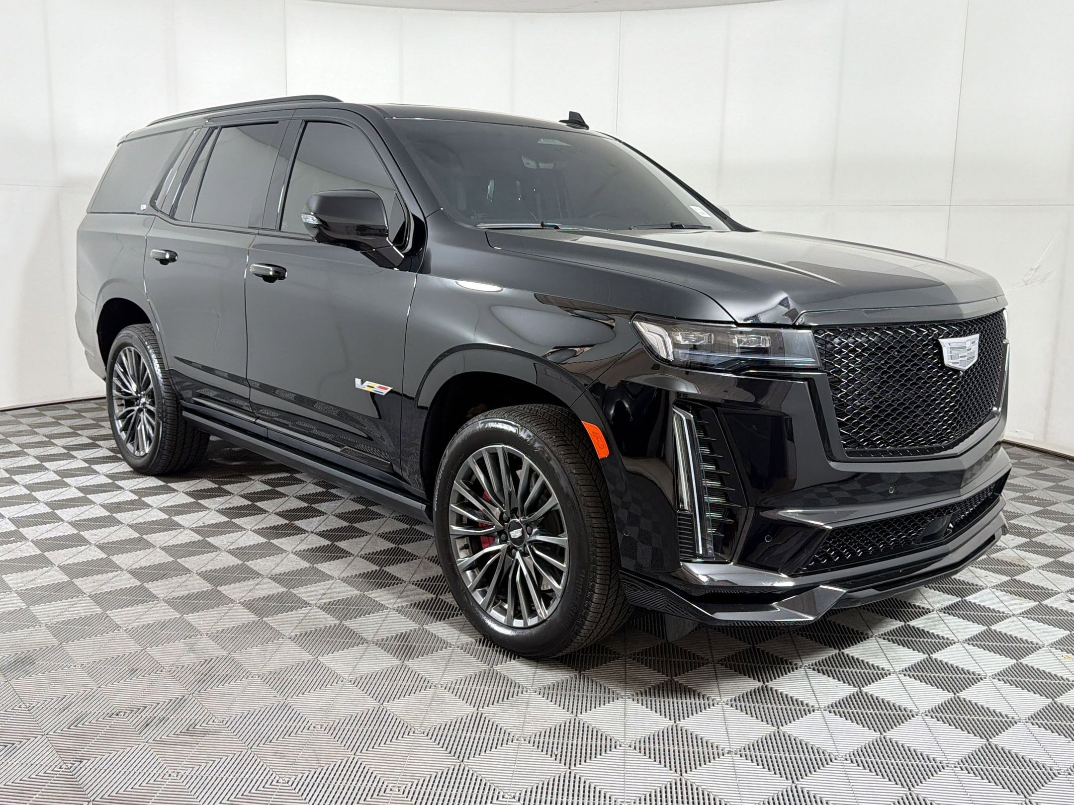 Used 2024 Cadillac Escalade V w/ Heavy-Duty Trailer Package AWD/4WD image 7