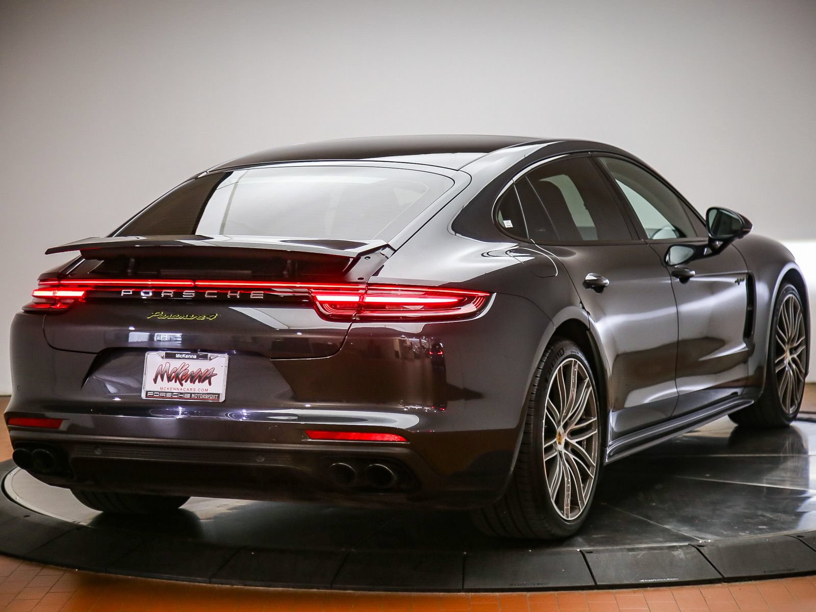 Used 2018 Porsche Panamera 4 Executive AWD/4WD image 7