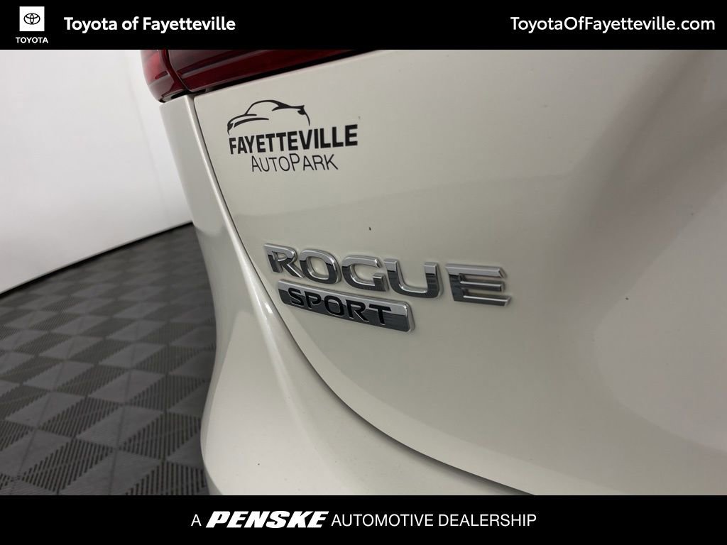 Used 2017 Nissan Rogue Sport SL w/ SL Premium Package image 19