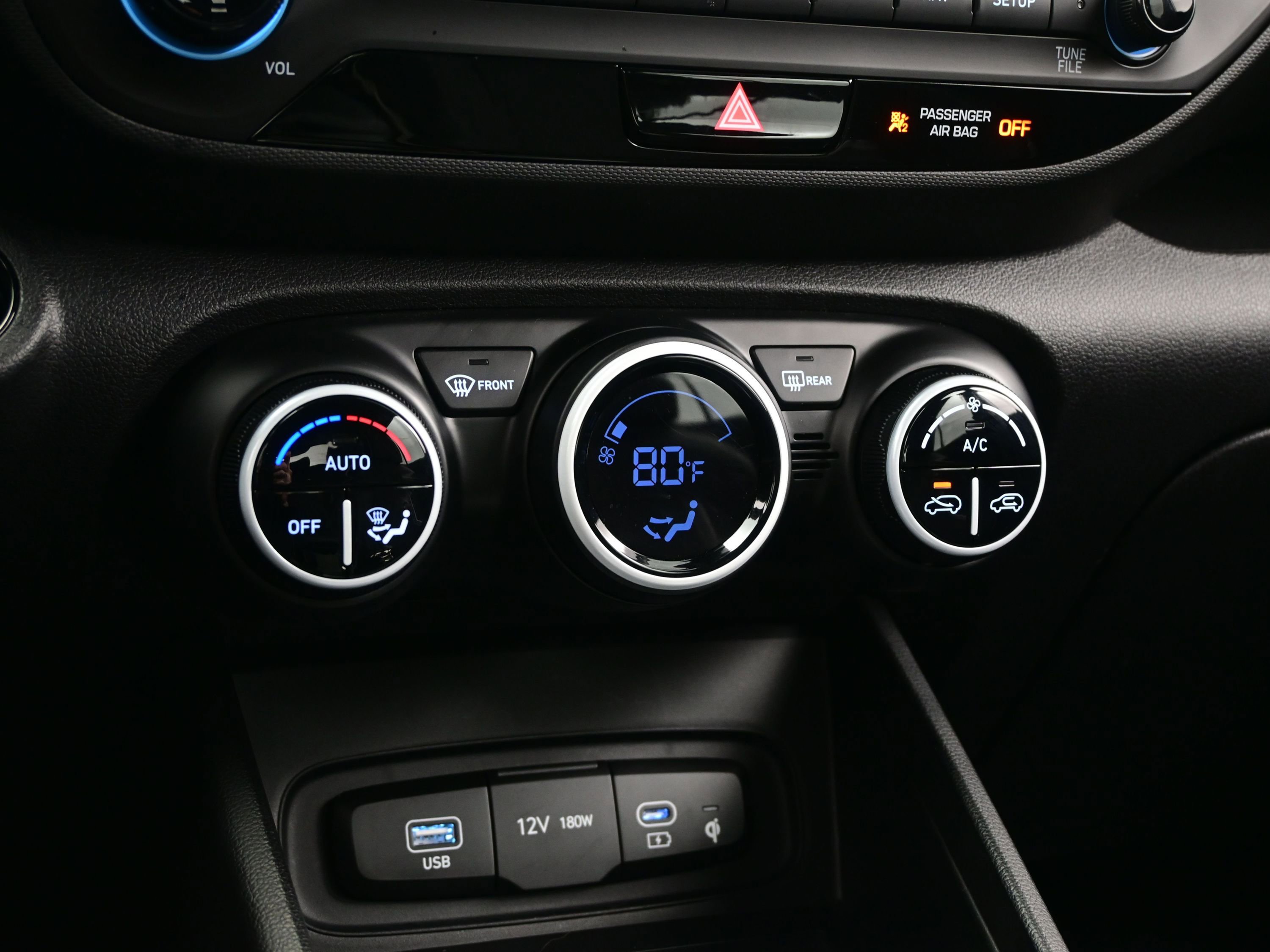 Certified 2025 Hyundai Venue Limited image 19