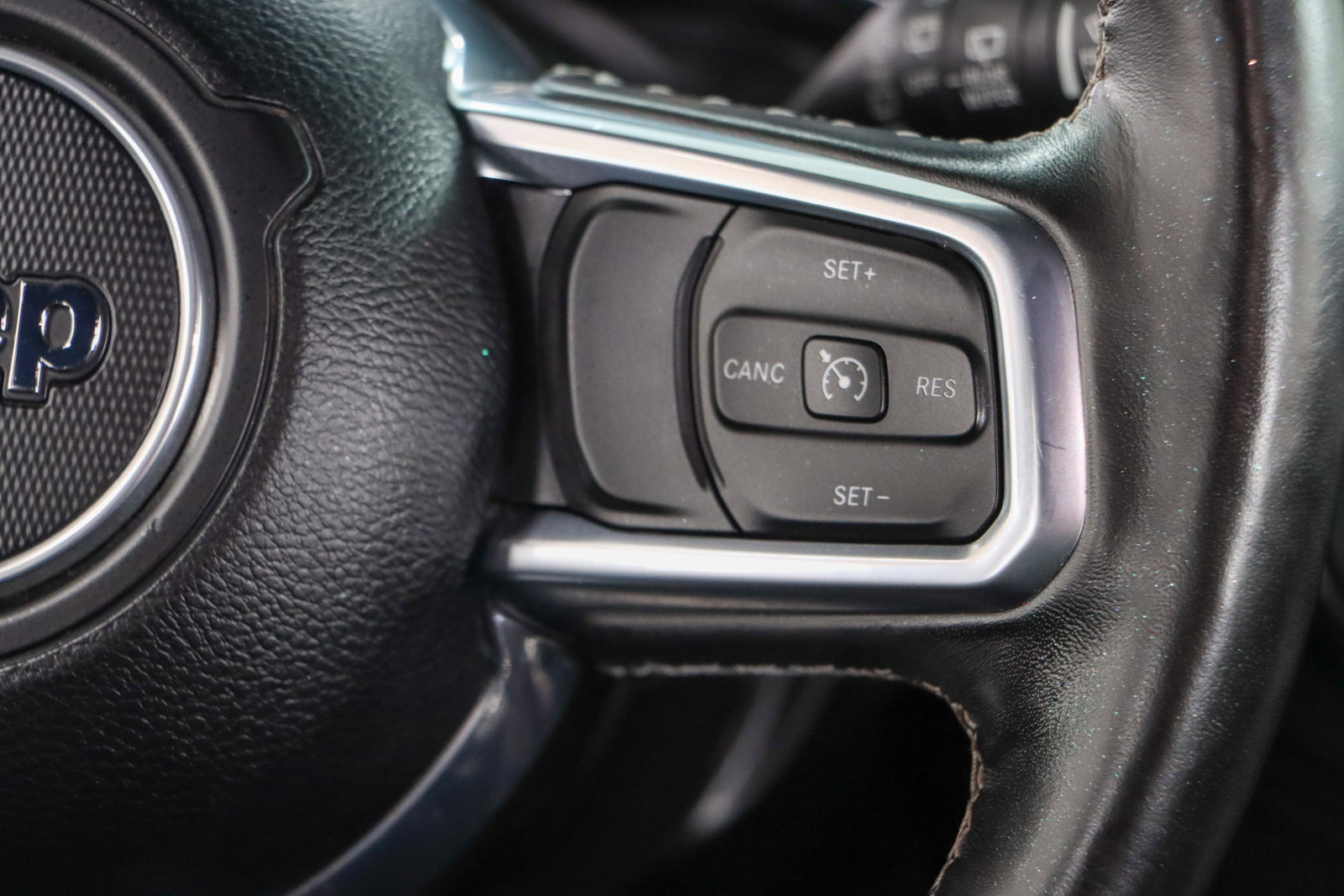 Used 2023 Jeep Wrangler Unlimited Sahara w/ Cold Weather Group AWD/4WD image 16