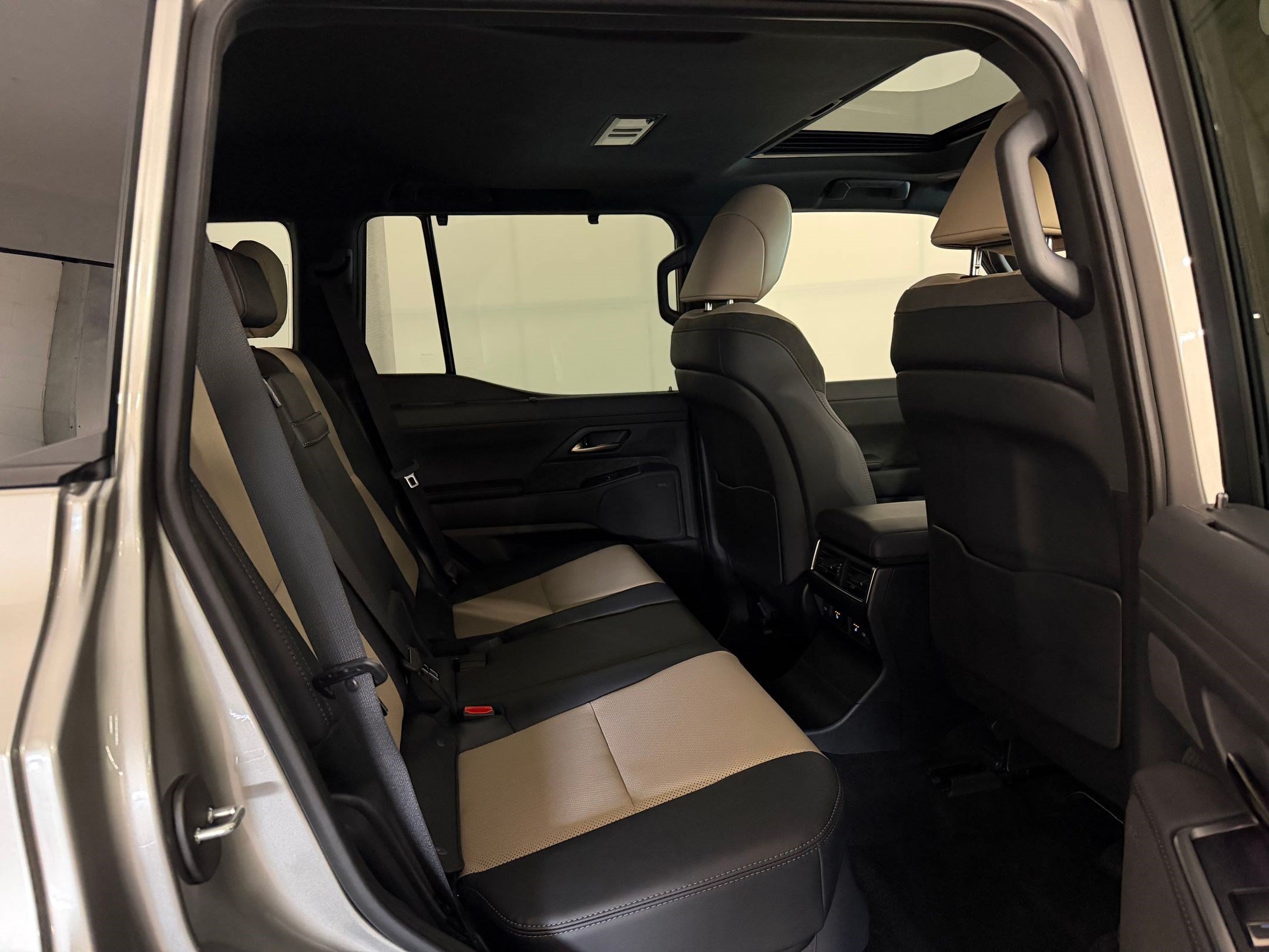 Used 2024 Lexus GX 550 AWD/4WD image 34