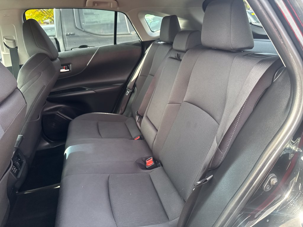 Used 2023 Toyota Venza LE AWD/4WD image 36
