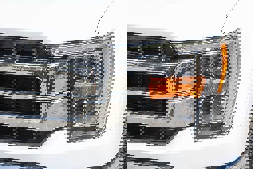 Used 2022 Ford F150 Lariat w/ Equipment Group 501A Mid AWD/4WD image 5