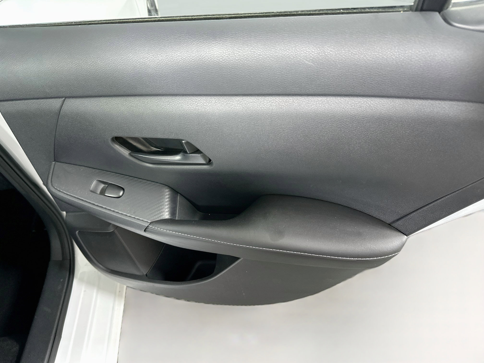 Used 2025 Nissan Sentra SV FWD image 28