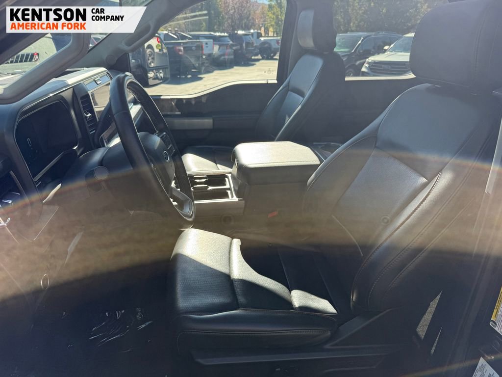 Used 2025 Ford F350 Lariat w/ Black Appearance Package image 33