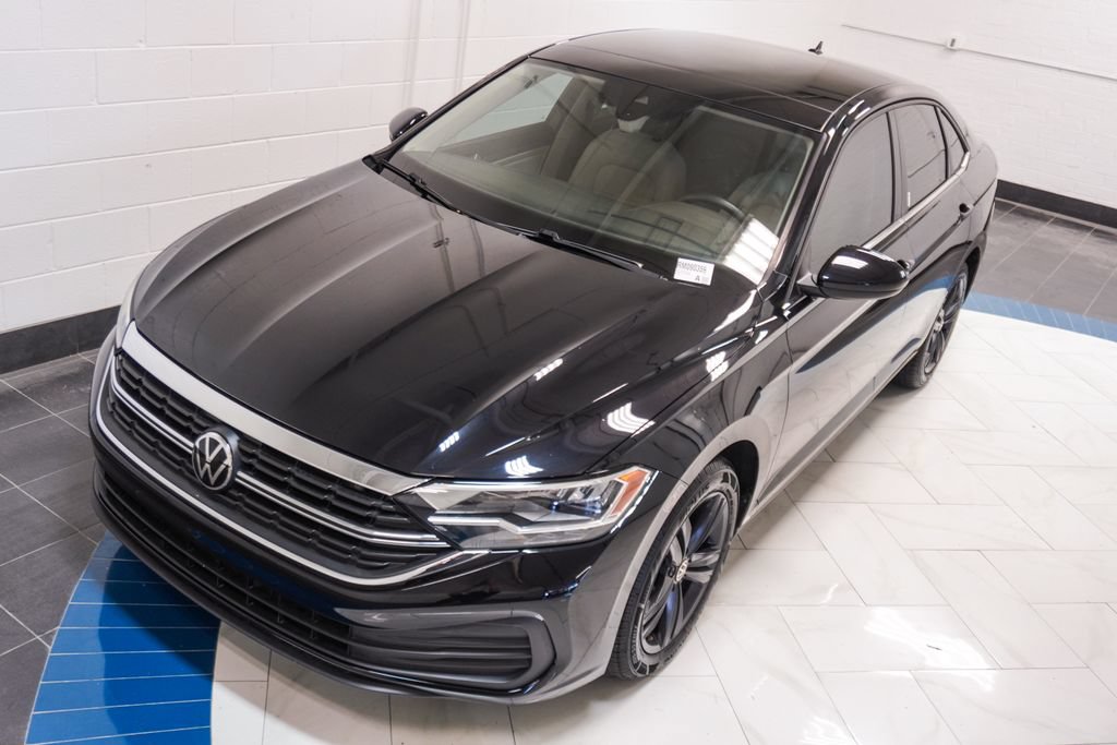 Used 2024 Volkswagen Jetta SE FWD image 34