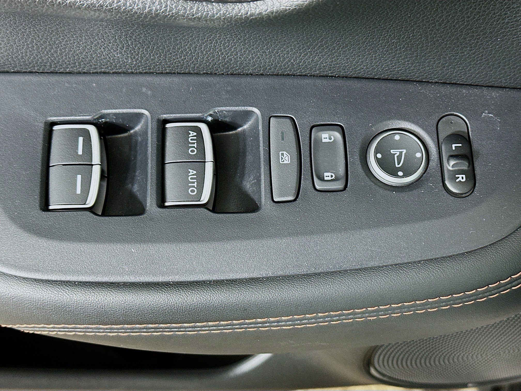 Used 2023 Honda HR-V Sport image 15