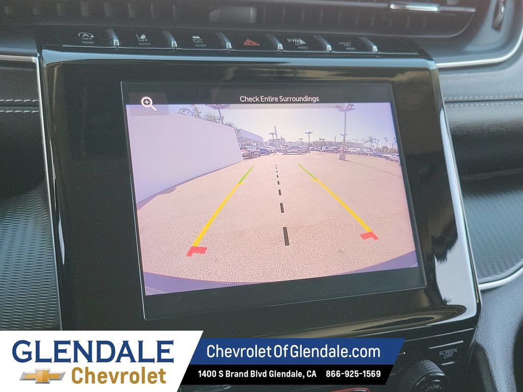 Used 2023 Jeep Grand Cherokee Laredo AWD/4WD image 26