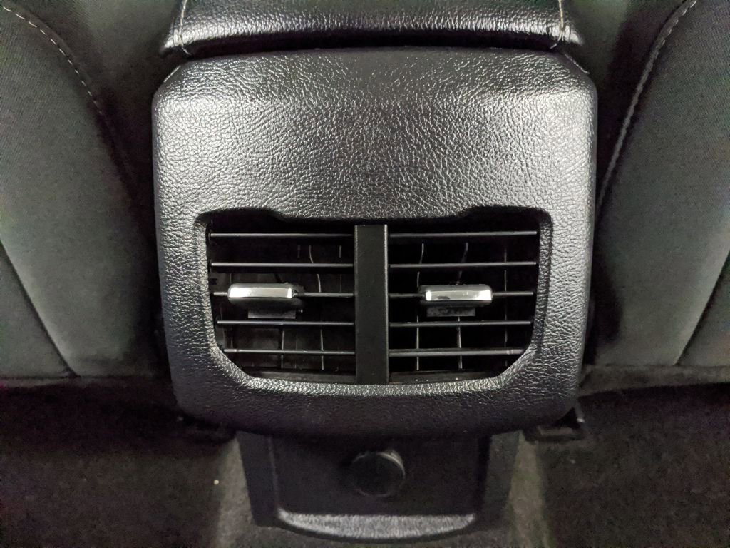 Used 2020 Ford Fusion SE image 13