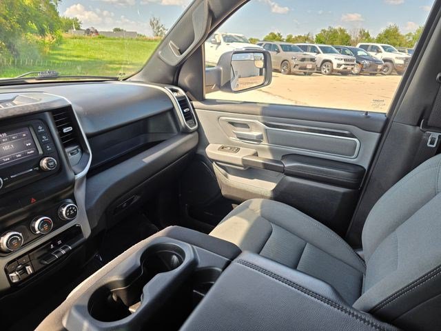 Used 2022 RAM 1500 Big Horn AWD/4WD image 32