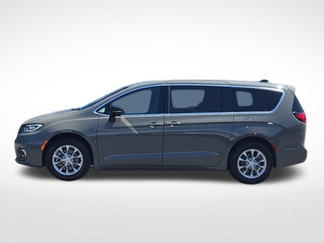 Used 2025 Chrysler Pacifica Select AWD/4WD image 6