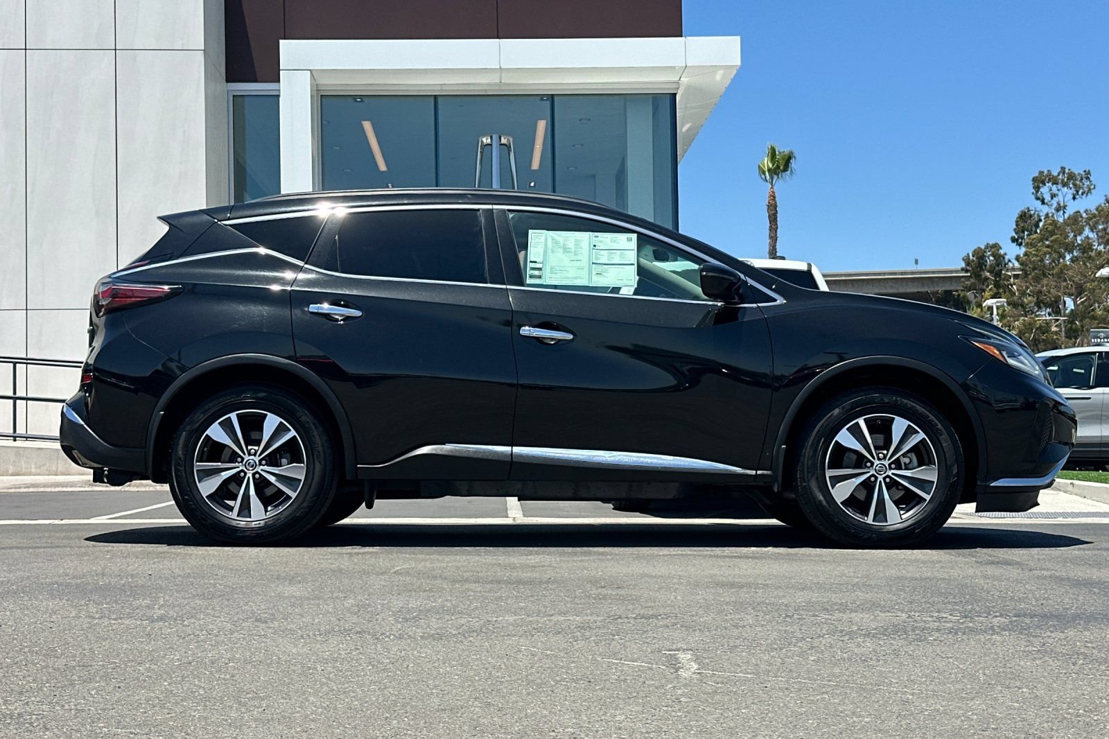 Used 2019 Nissan Murano SV AWD/4WD image 2