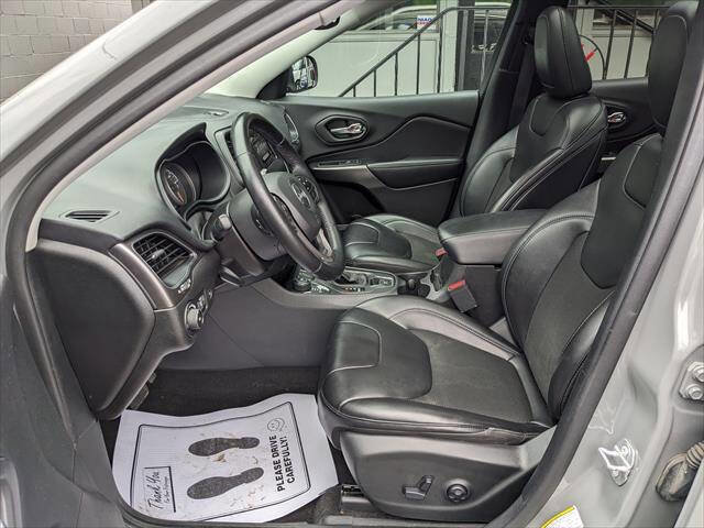 Used 2020 Jeep Cherokee Latitude Plus w/ Comfort/Convenience Group AWD/4WD image 8