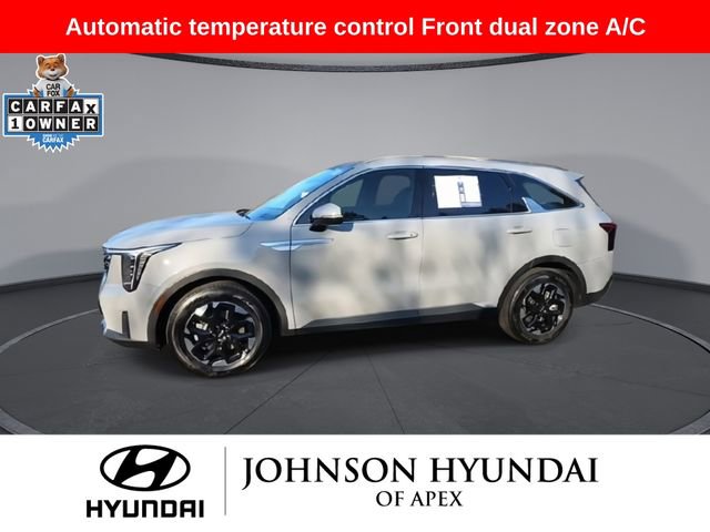 Used 2024 Kia Sorento S w/ Panoramic Sunroof Package image 4