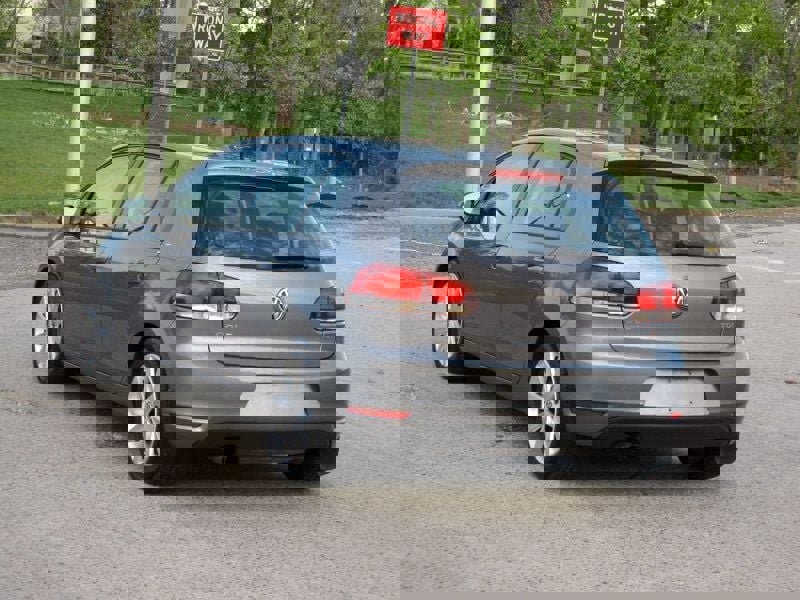 Used 2011 Volkswagen Golf TDI image 12