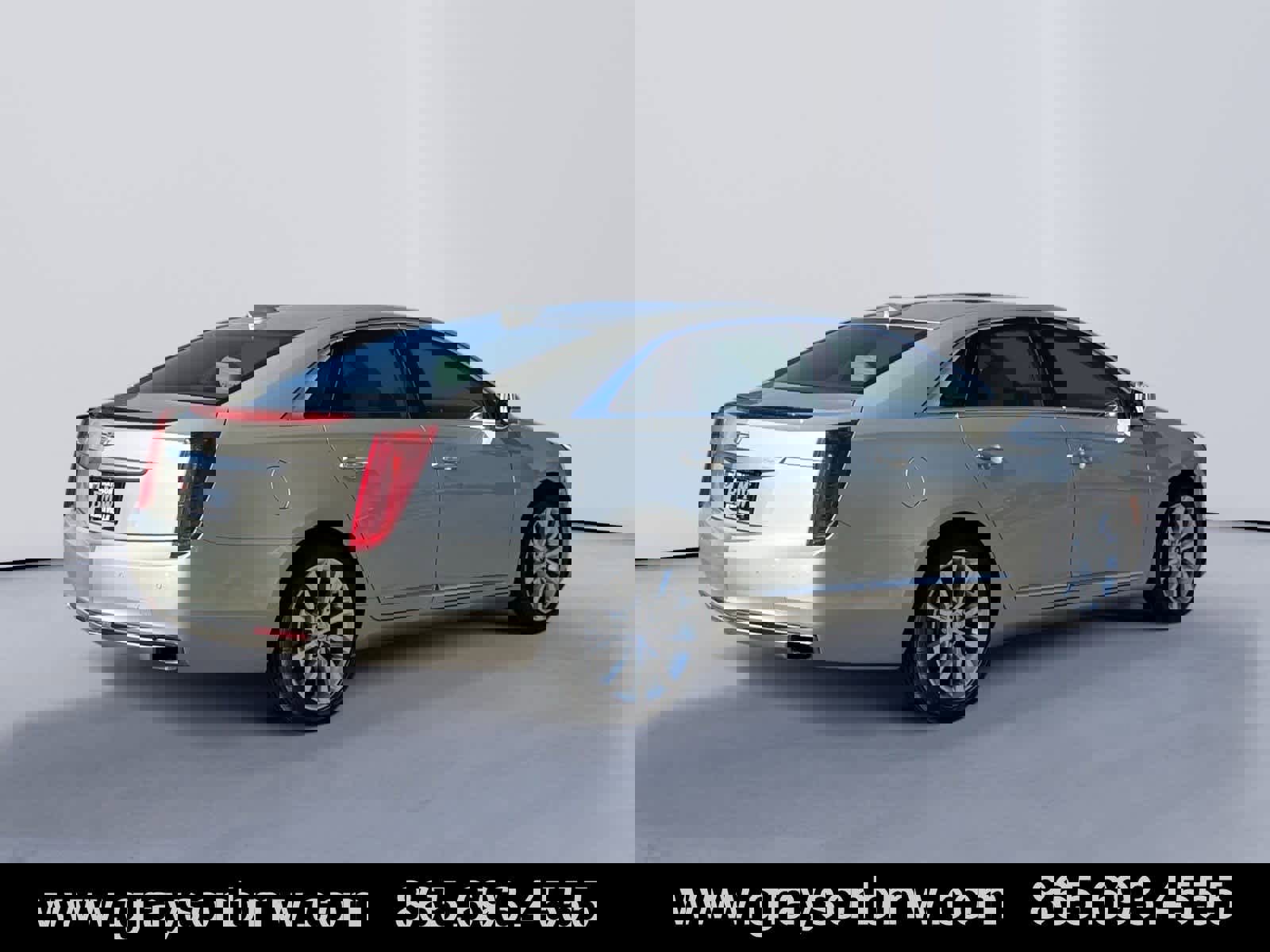 Used 2016 Cadillac XTS Luxury w/ Driver Awareness Package image 3