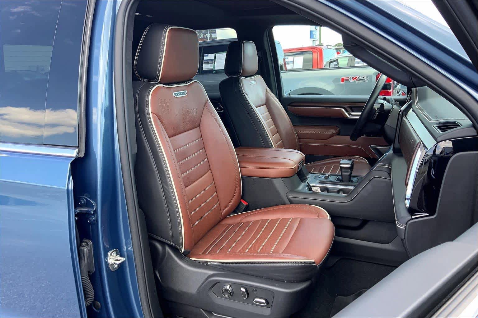 Used 2025 GMC Sierra 1500 Denali Ultimate AWD/4WD image 9