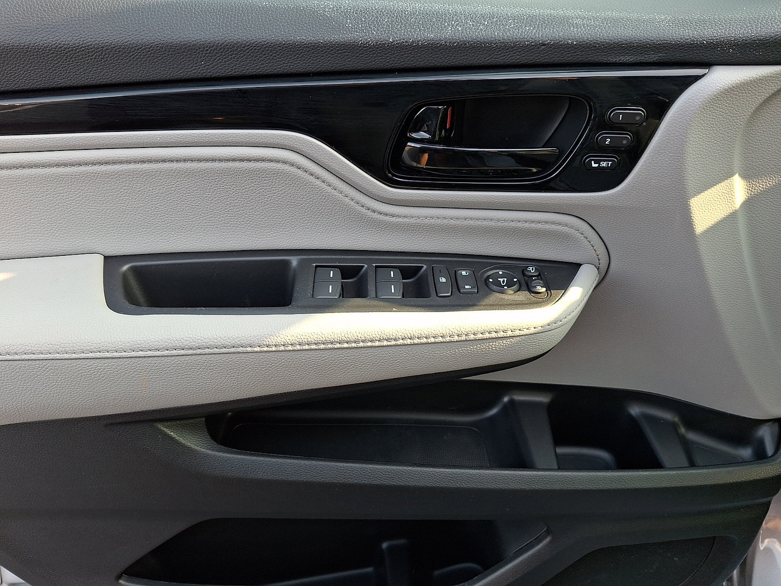 Used 2023 Honda Odyssey Elite image 13