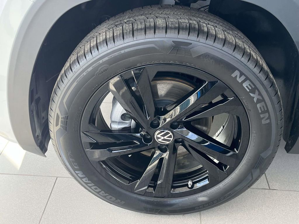 New 2026 Volkswagen Atlas Cross Sport SEL R-Line image 7