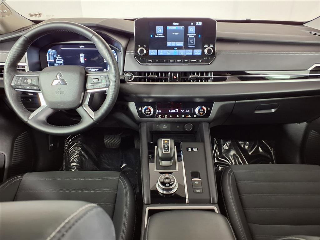 Used 2024 Mitsubishi Outlander SE image 13