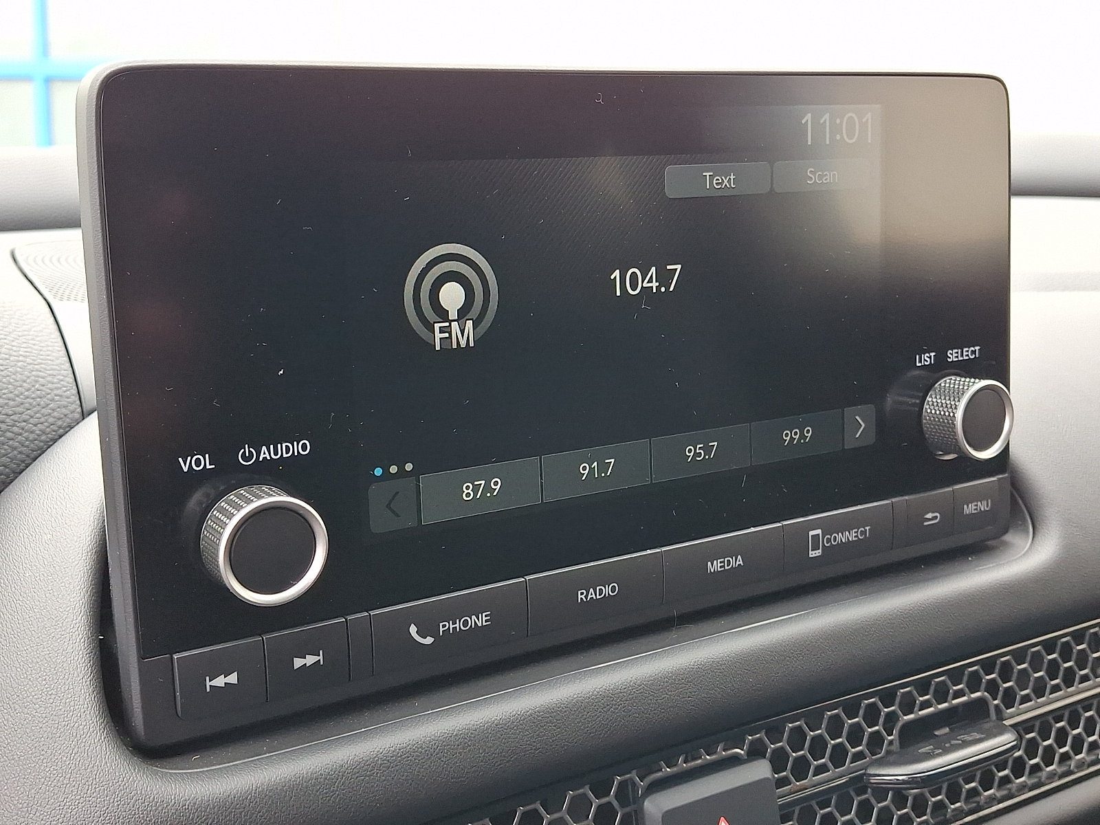 Certified 2025 Honda HR-V Sport image 16