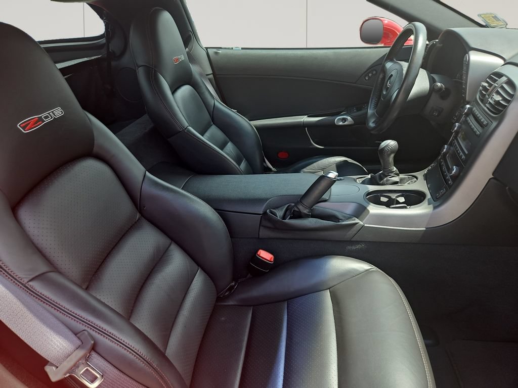 Used 2006 Chevrolet Corvette Z06 w/ Preferred Equipment Group RWD image 16