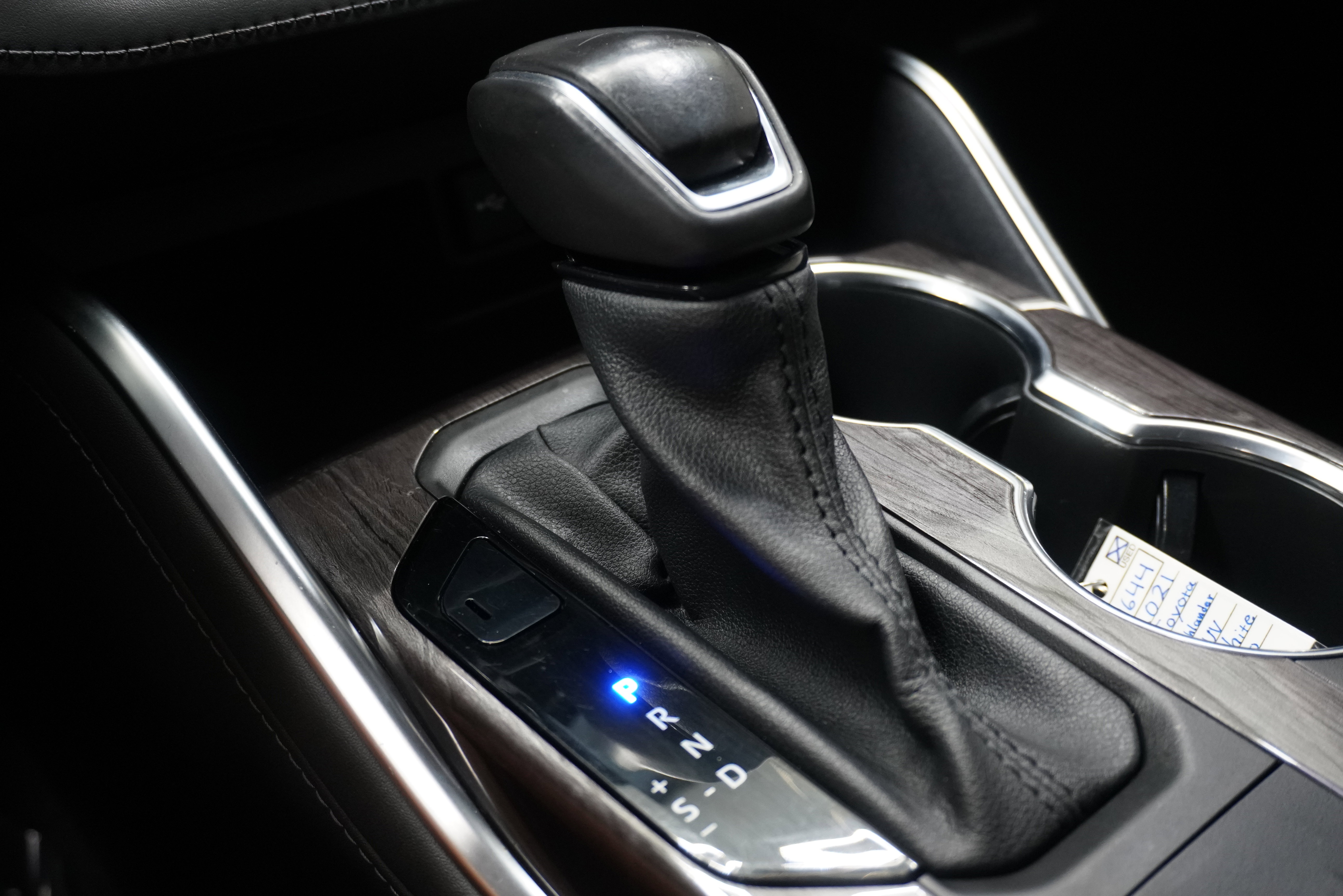 Used 2021 Toyota Highlander Limited image 24