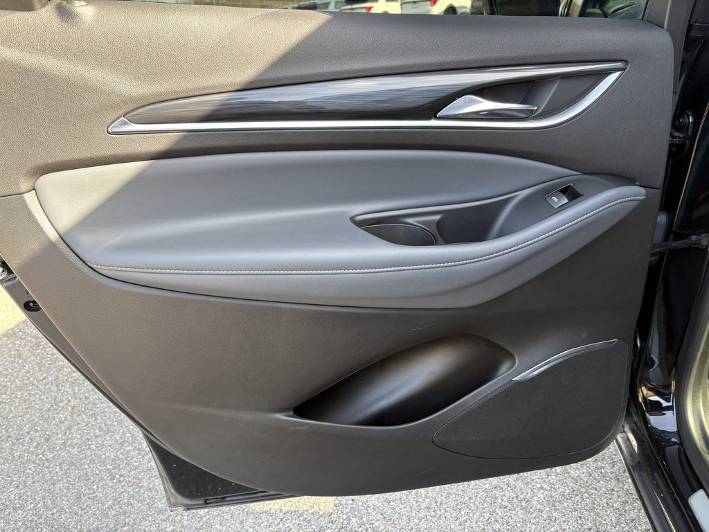 Used 2024 Buick Enclave Premium image 20