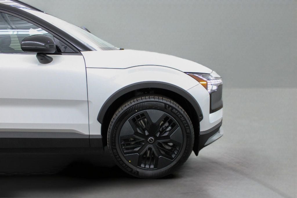 New 2026 Volvo EX30 Cross Country Ultra w/ Protection Package Premier AWD/4WD image 32