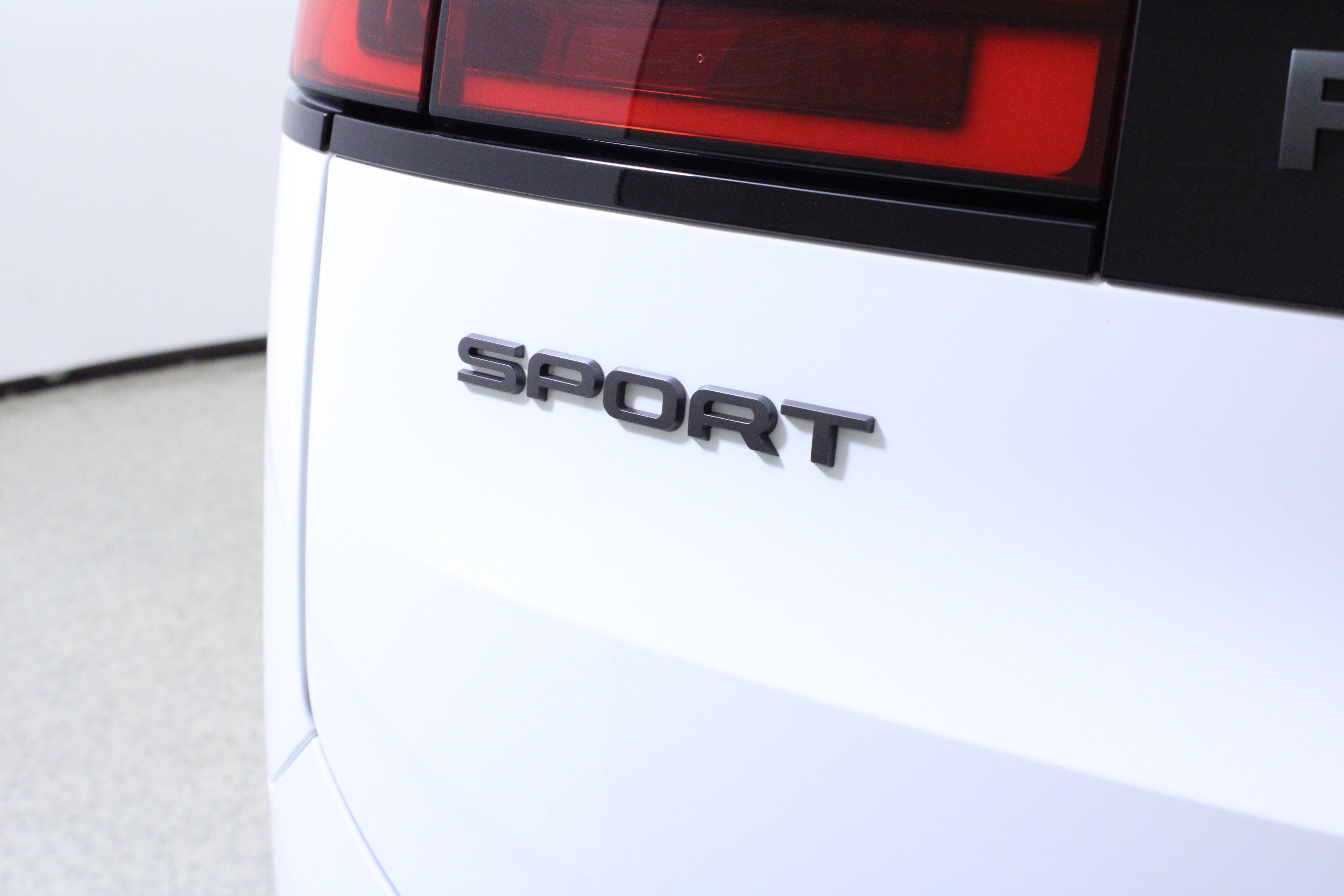 Used 2025 Land Rover Range Rover Sport Dynamic SE AWD/4WD image 9