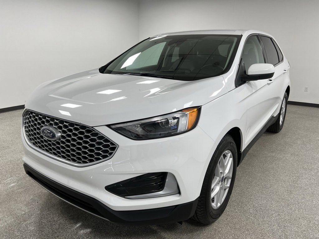Used 2024 Ford Edge SEL image 5