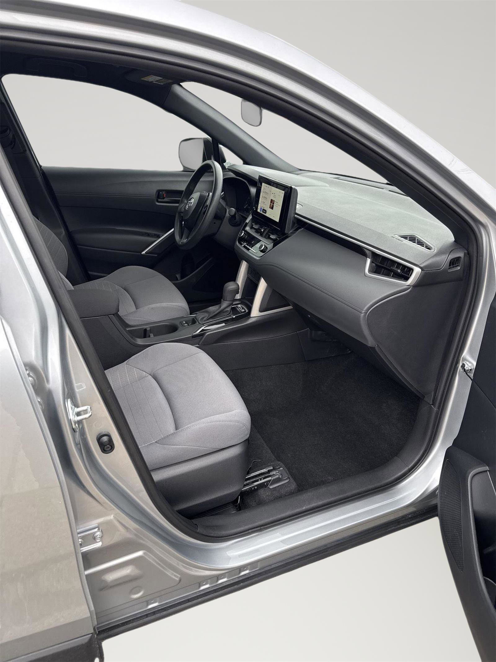 Used 2025 Toyota Corolla Cross AWD Hybrid image 17