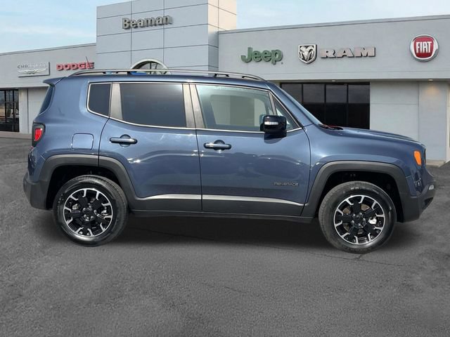 Used 2023 Jeep Renegade Latitude AWD/4WD image 8