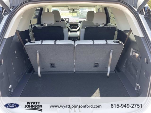 New 2026 Ford Explorer Active image 12