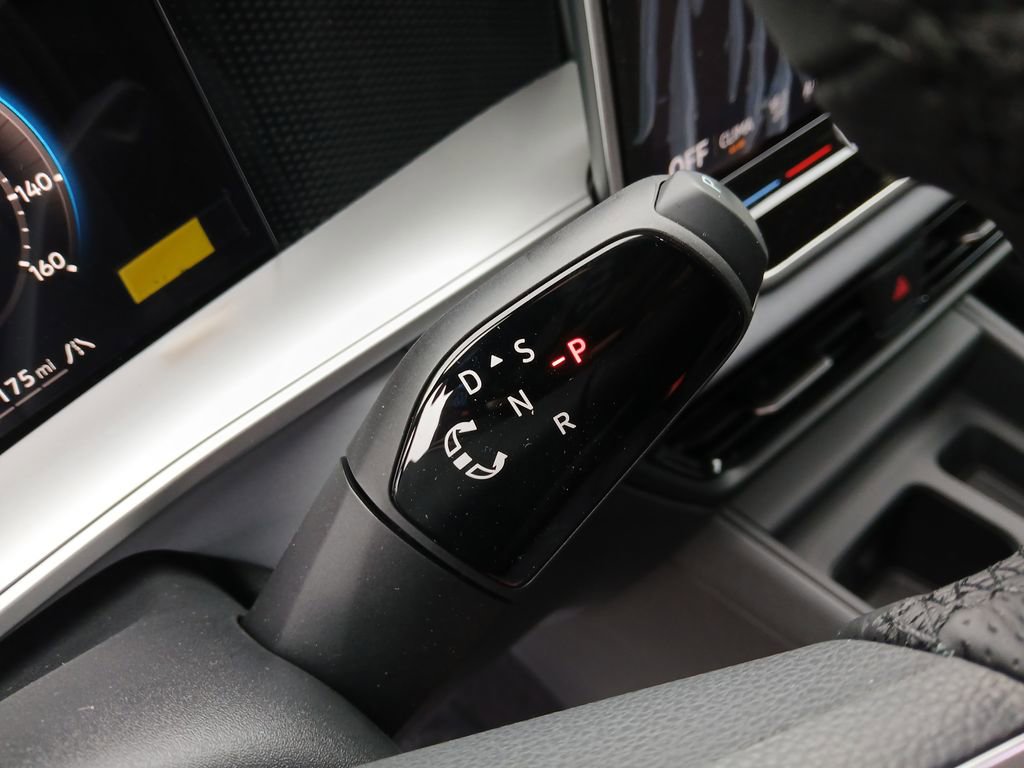 New 2025 Volkswagen Tiguan SE R-Line image 23