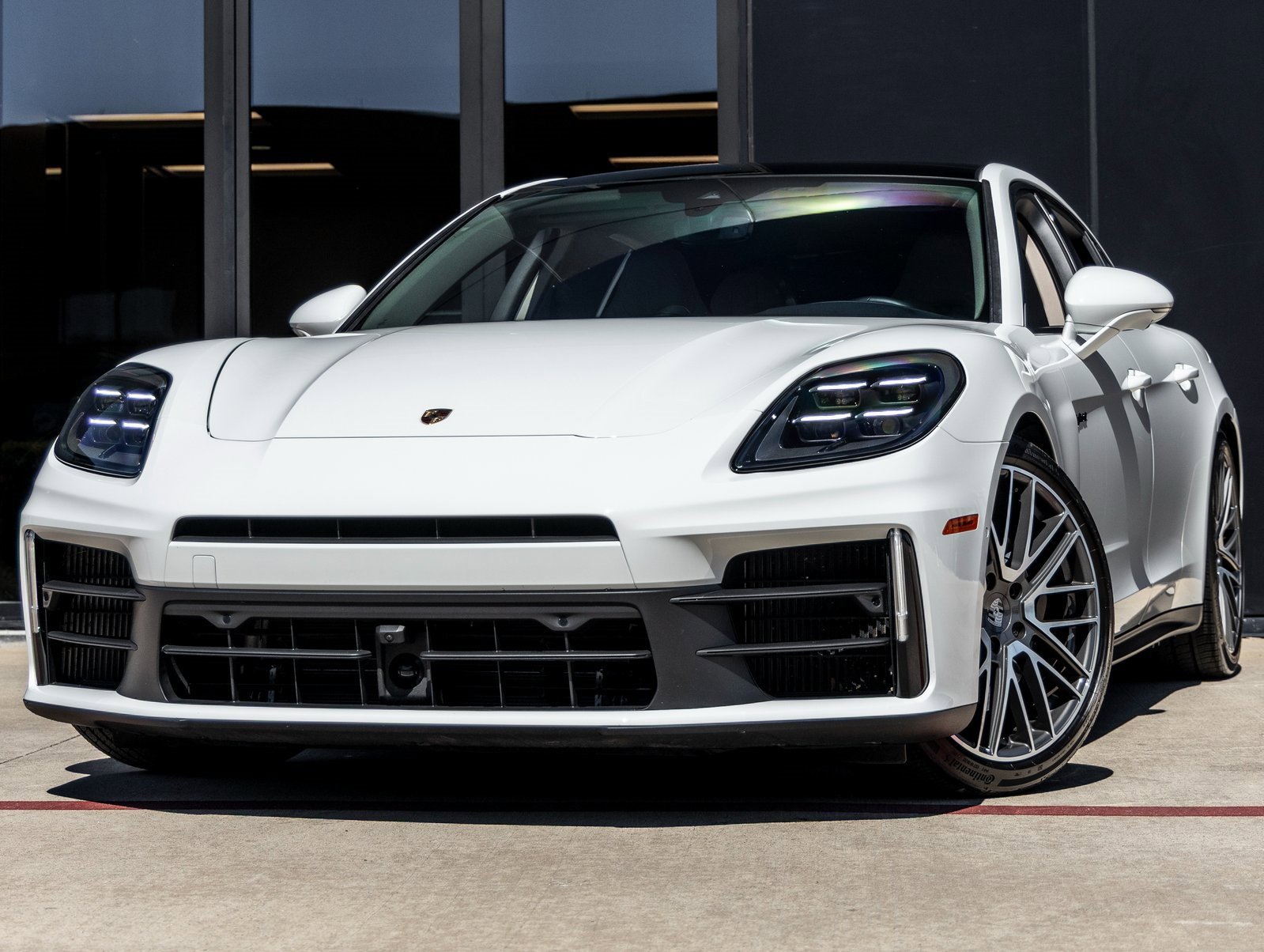 Certified 2025 Porsche Panamera 4 image 1