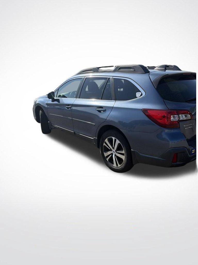 Used 2018 Subaru Outback 3.6R Limited AWD/4WD image 8