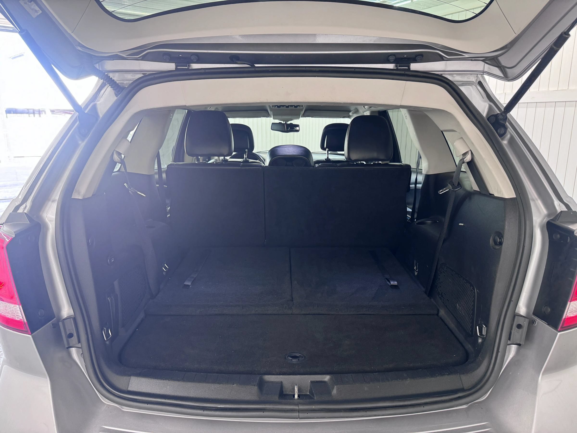 Used 2015 Dodge Journey R/T w/ Flexible Seating Group FWD image 14
