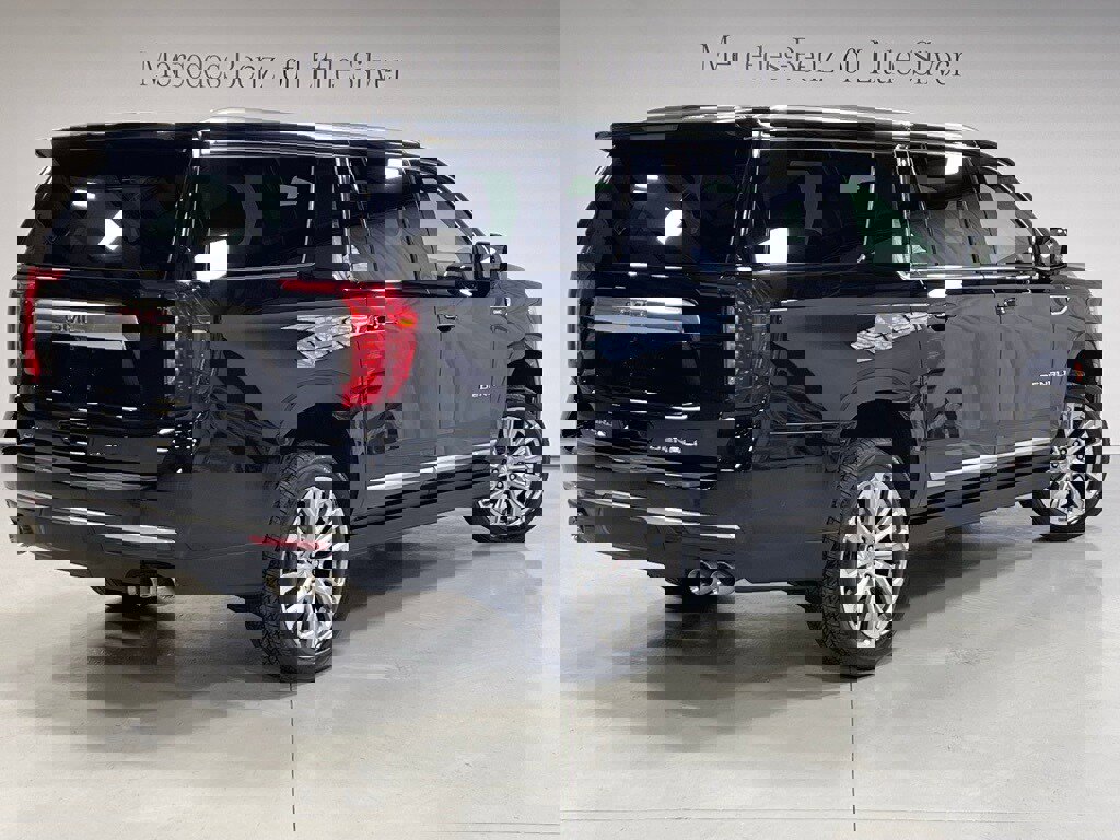 Used 2023 GMC Yukon XL Denali w/ Advanced Technology Package image 6