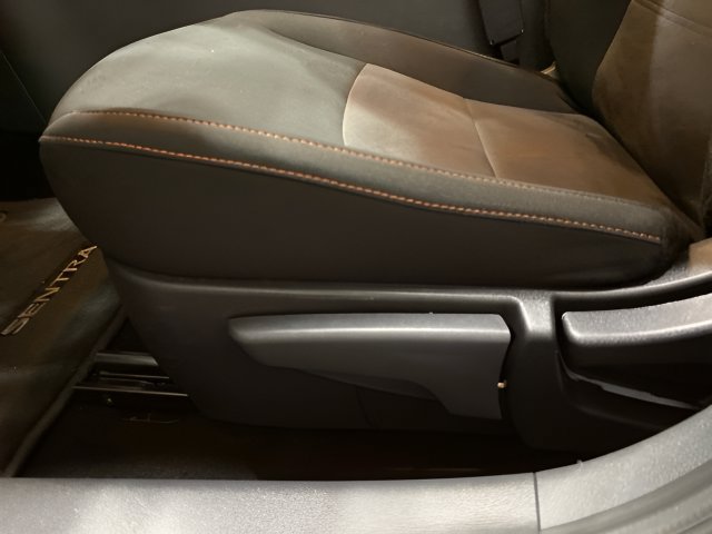 Certified 2023 Nissan Sentra SR FWD image 12