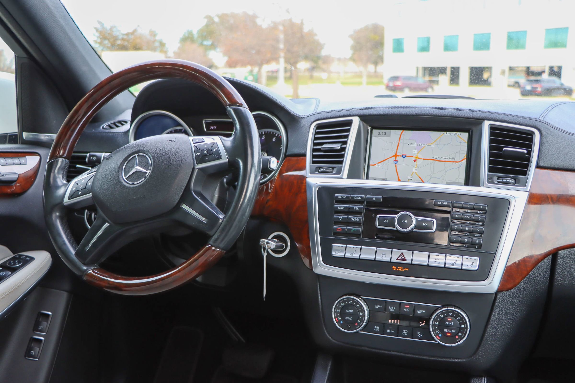 Used 2015 Mercedes-Benz GL 550 4MATIC image 47