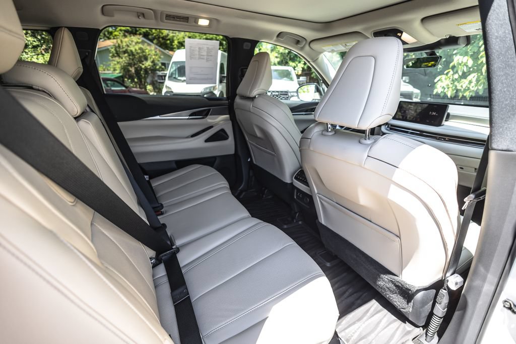 Used 2024 INFINITI QX60 Luxe AWD/4WD image 32