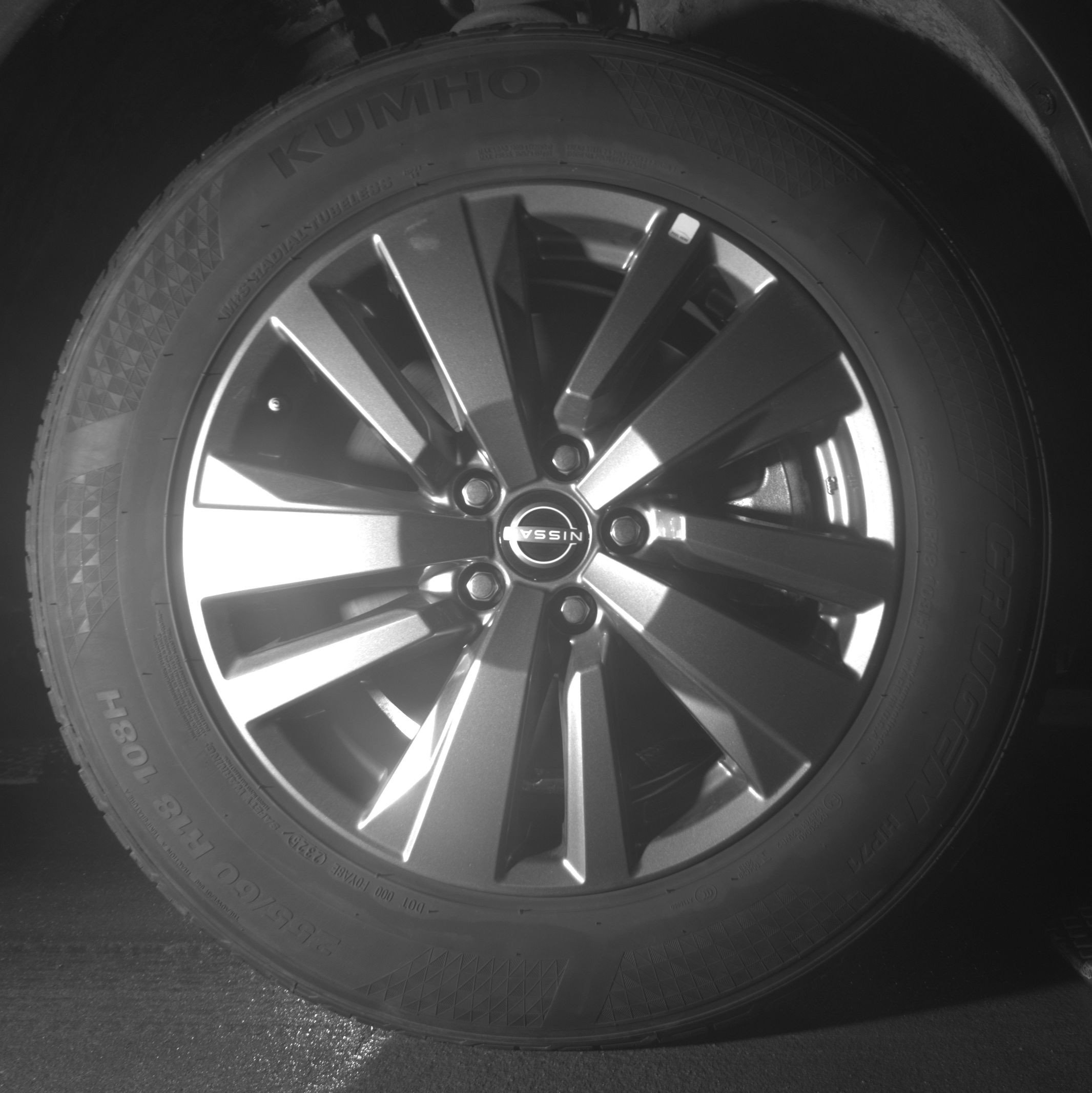 Used 2025 Nissan Pathfinder SV FWD image 13