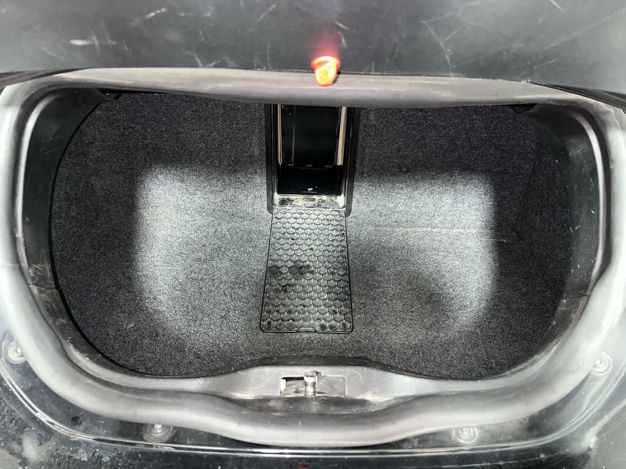 Used 2008 Volkswagen Beetle SE FWD image 25